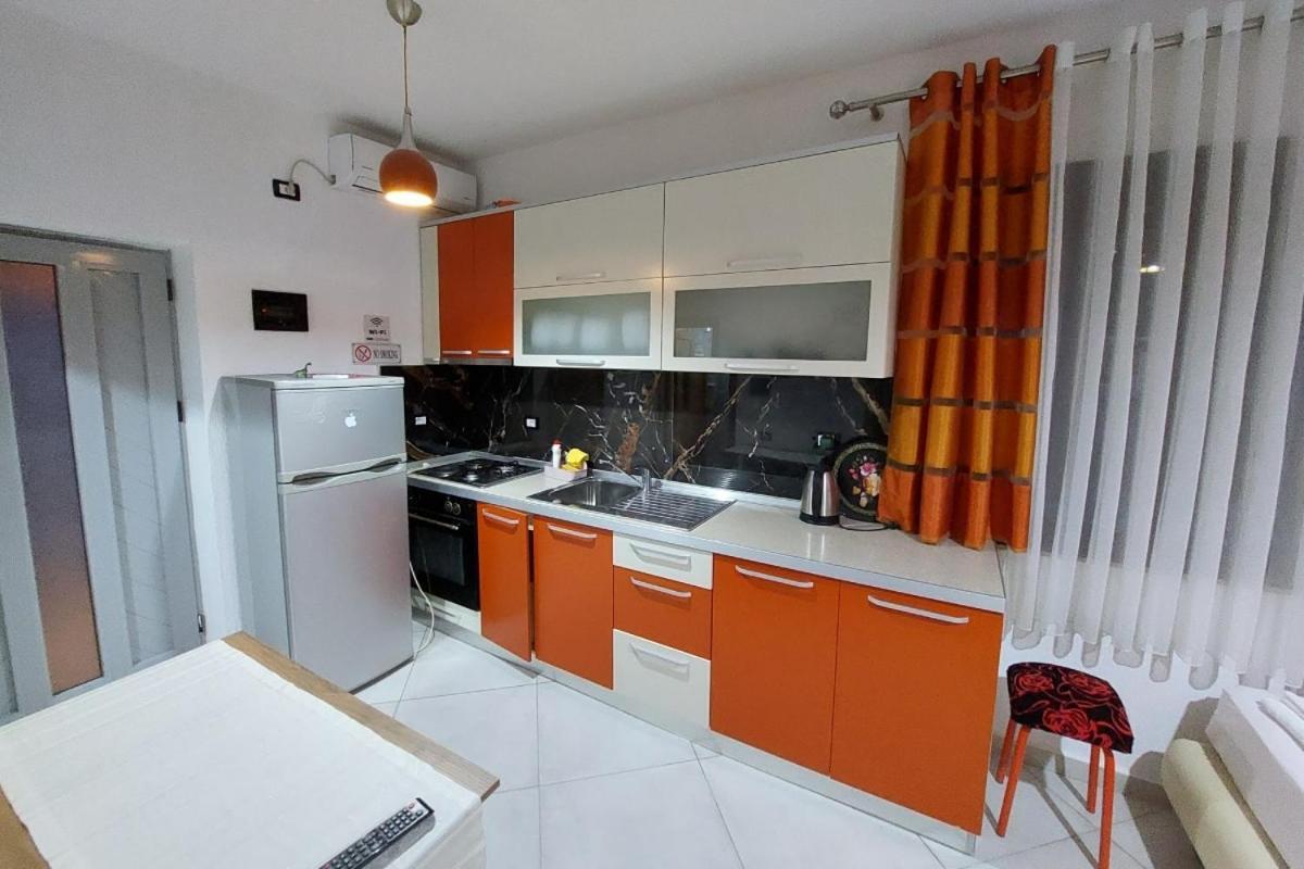 Villa Heljos Apartaments Vlore Exterior photo