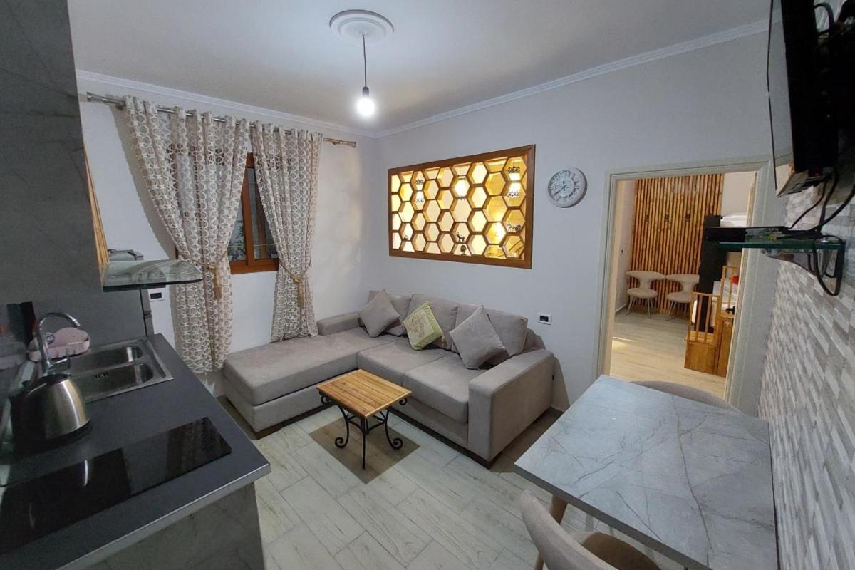 Villa Heljos Apartaments Vlore Exterior photo