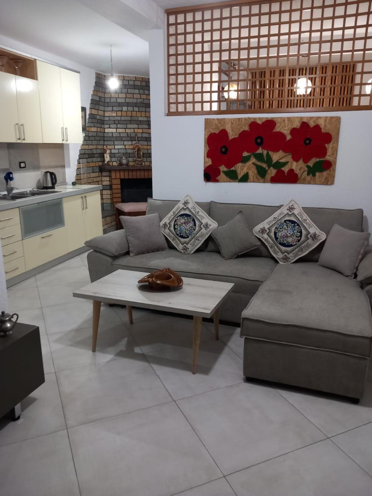 Villa Heljos Apartaments Vlore Exterior photo